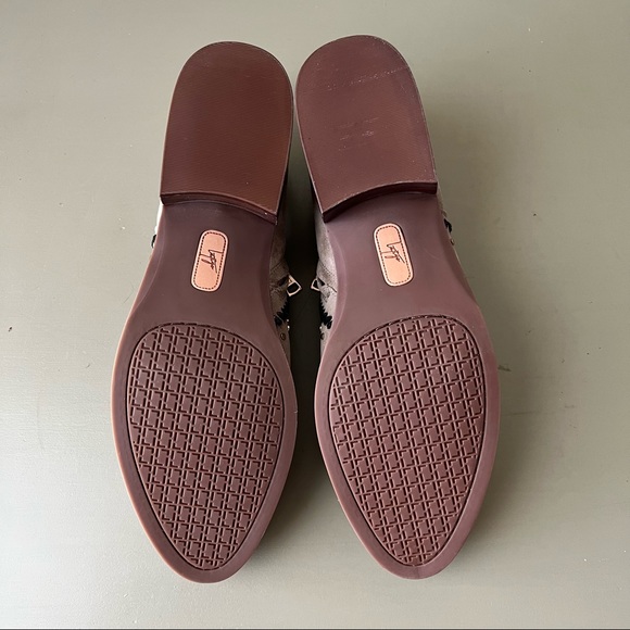 Latigo Anthropologie Tan Suede Studded Low Boots Size 9 1/2 US - Picture 5 of 9